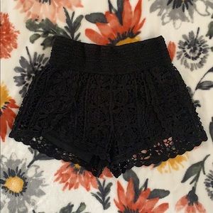 Girls black crochet-like shorts (XS)